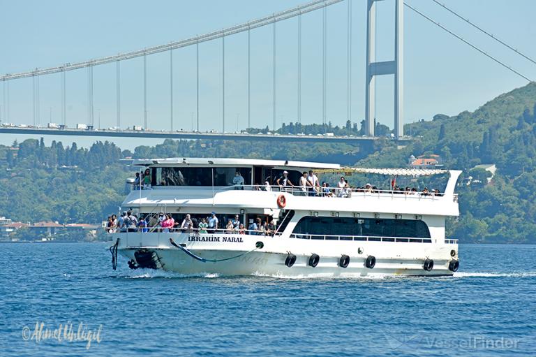 Istanbul Bosphorus : Bosphorus Breakfast Cruise with Audio Guide and Morning Tour with Hotel Transfer